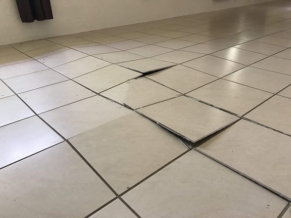 Estallido de cerámica (azulejos) - Causas y soluciones
